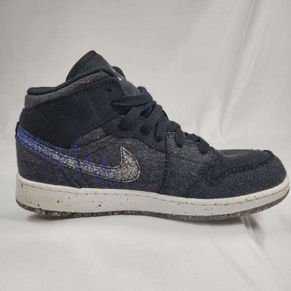 Air Jordan 1 Mid SE GS Crater Black and Blue Sneakers Size 4.5Y - Picture 3 of 9